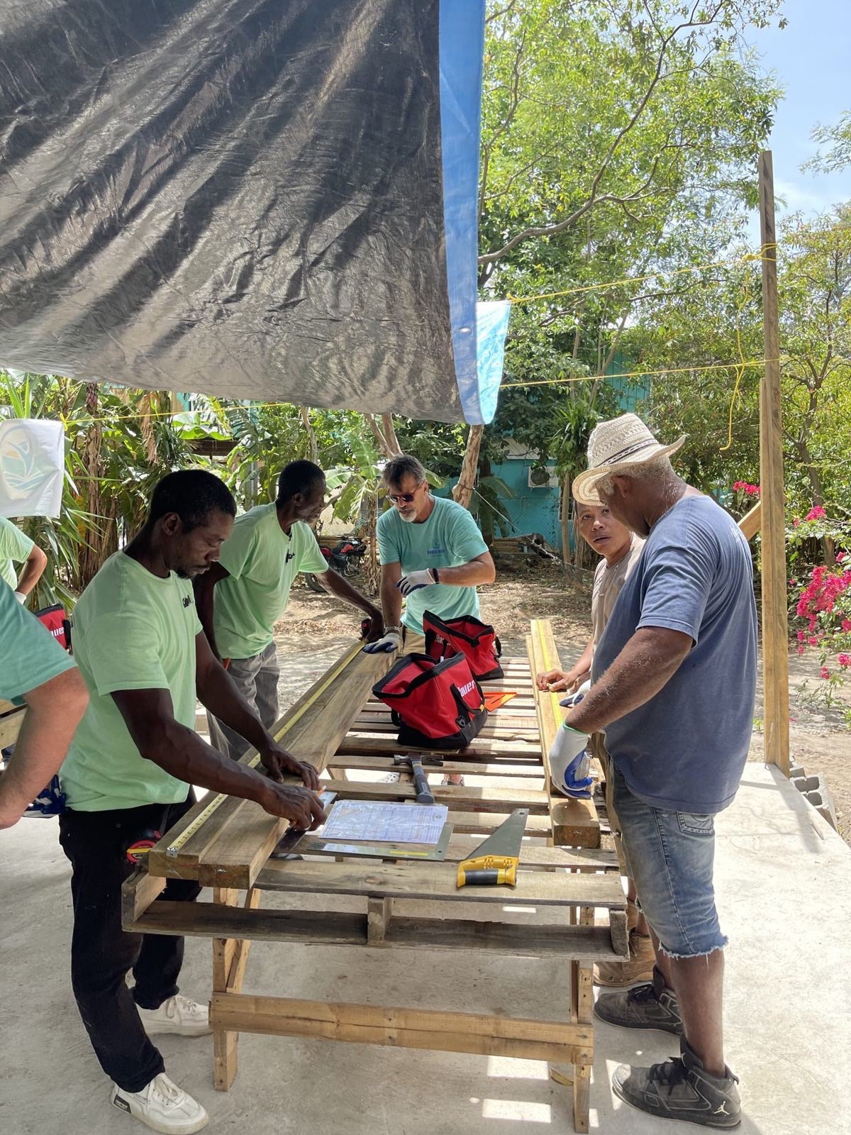 Construction class framing on the Roatán campus